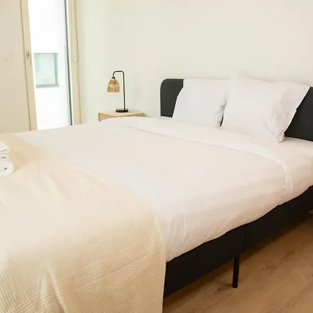 Guillemins Station Apartment *